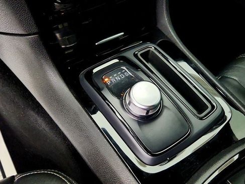 Used 2019 Chrysler 300 S RWD image 16