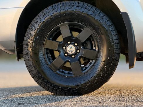 Used 2010 Nissan Frontier PRO-4X AWD/4WD image 29