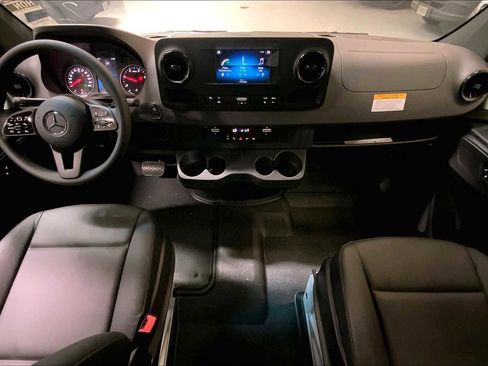 Used 2024 Mercedes-Benz Sprinter 2500 image 16