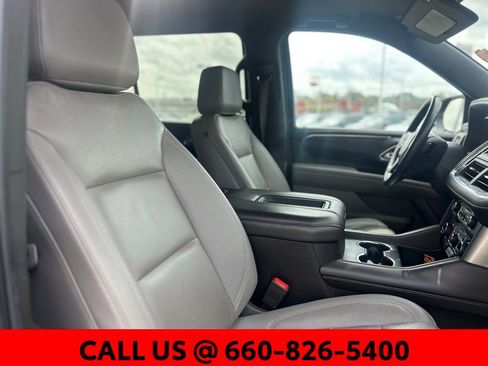 Used 2023 Chevrolet Suburban LT image 4