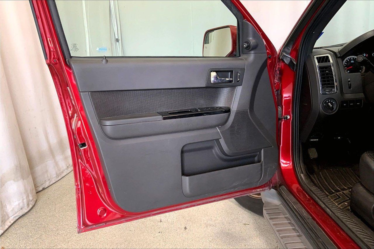 Used 2012 Ford Escape Limited FWD image 21