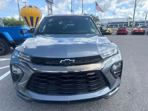 Used 2022 Chevrolet TrailBlazer RS w/ Technology Package FWD image 2