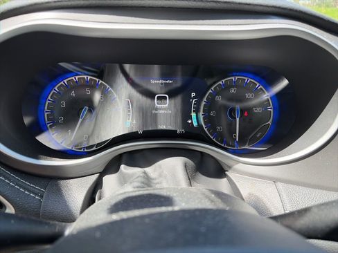 Used 2026 Chrysler Pacifica Select FWD image 8
