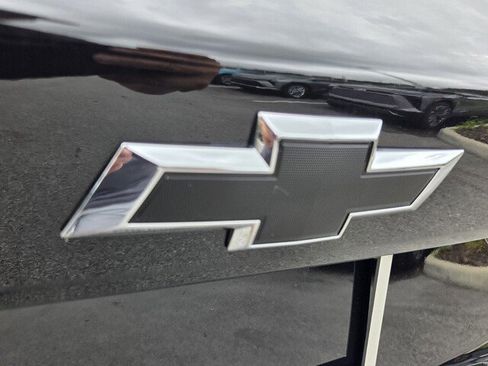 New 2026 Chevrolet Trax RS w/ Sunroof Package FWD image 15