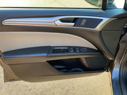 Used 2018 Ford Fusion S FWD image 12