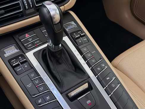 Used 2020 Porsche Macan image 19