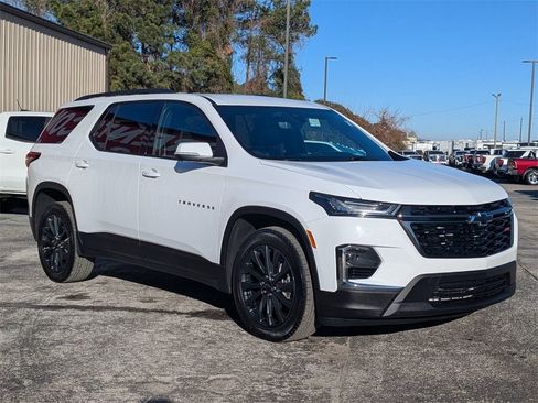 Certified 2023 Chevrolet Traverse RS image 10