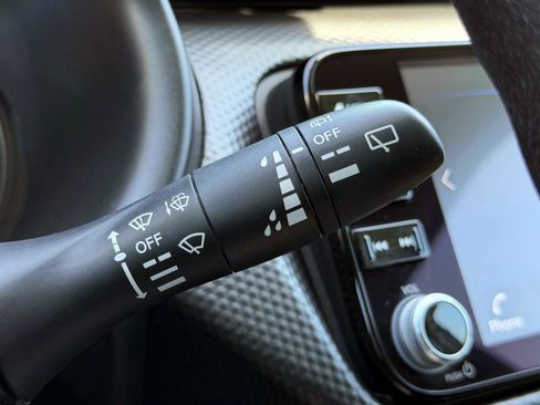 Used 2024 Nissan Kicks SV FWD image 21