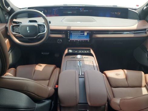 New 2025 Lincoln Navigator L Reserve image 16