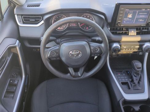 Used 2021 Toyota RAV4 LE image 23
