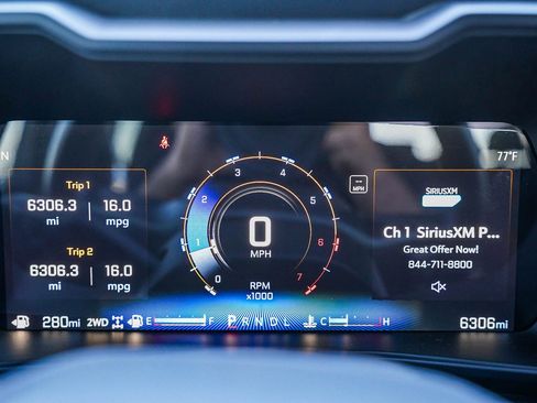 Used 2024 Chevrolet Colorado Trail Boss w/ Technology Package image 25