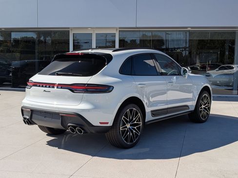 New 2026 Porsche Macan AWD/4WD image 9