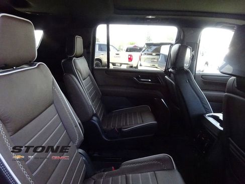 New 2026 GMC Yukon XL Denali Ultimate AWD/4WD image 23