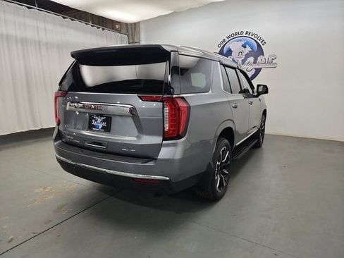 Used 2022 GMC Yukon SLT w/ SLT Premium Package image 11