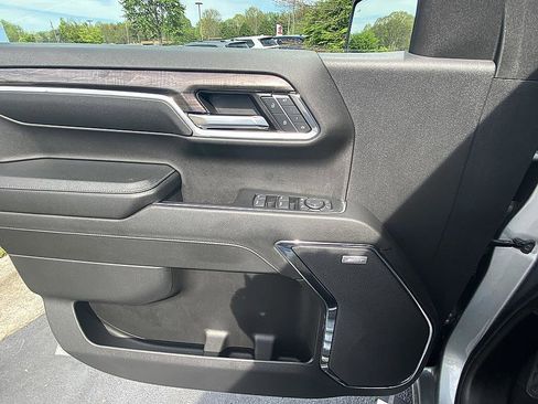 Used 2024 Chevrolet Silverado 1500 LTZ image 9