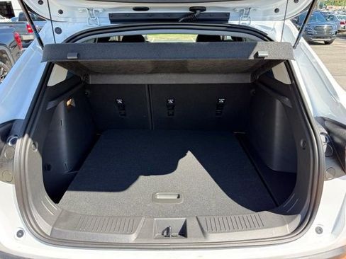 New 2026 Chevrolet Trax LT image 17