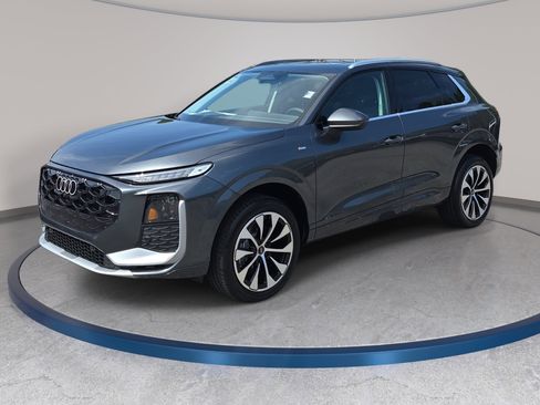 New 2026 Audi Q3 quattro 2.0T image 1