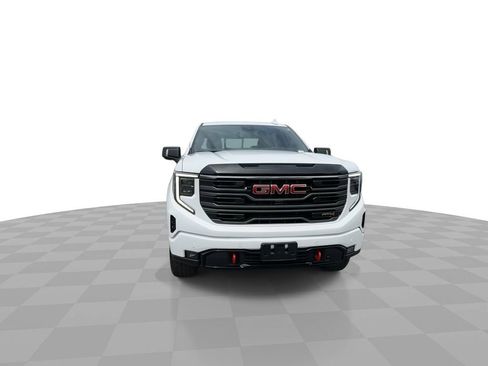 Certified 2025 GMC Sierra 1500 AT4 w/ AT4 Preferred Package AWD/4WD image 3