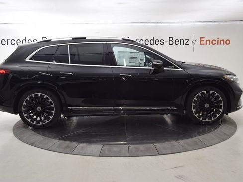 New 2026 Mercedes-Benz EQS 550 4MATIC SUV image 7