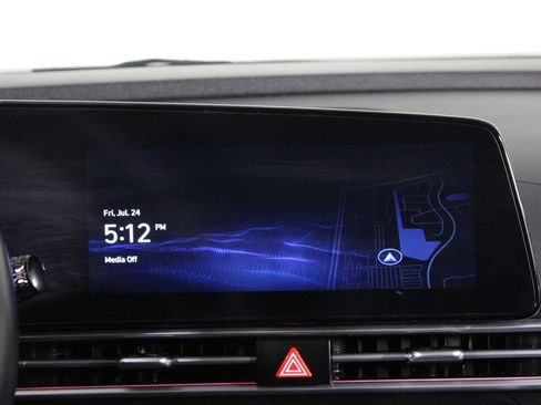 Used 2023 Hyundai Elantra Limited FWD image 8
