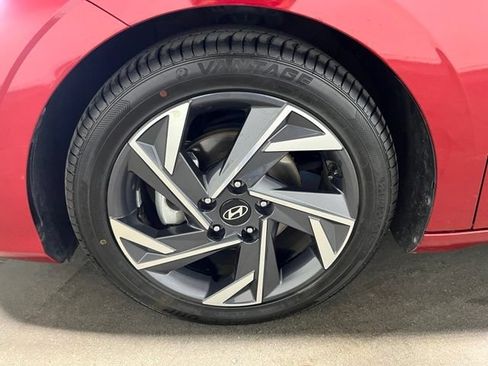 Used 2024 Hyundai Elantra Limited FWD image 28