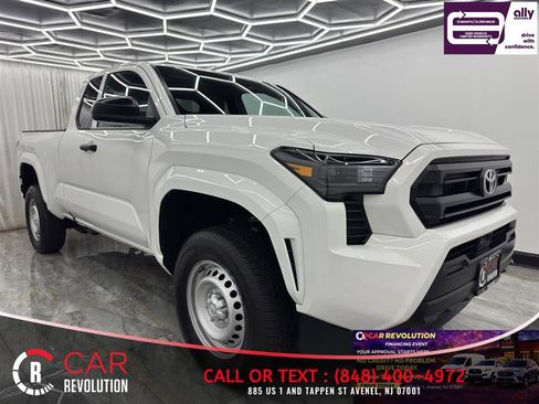 Used 2024 Toyota Tacoma SR RWD image 1