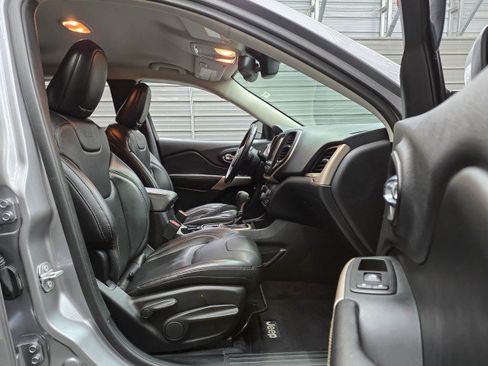 Used 2017 Jeep Cherokee High Altitude FWD image 14