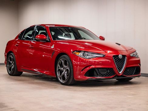 Used 2018 Alfa Romeo Giulia Quadrifoglio RWD image 7