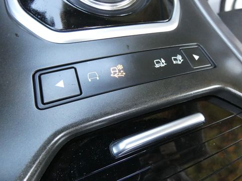 Used 2018 Land Rover Range Rover Evoque SE Dynamic image 52