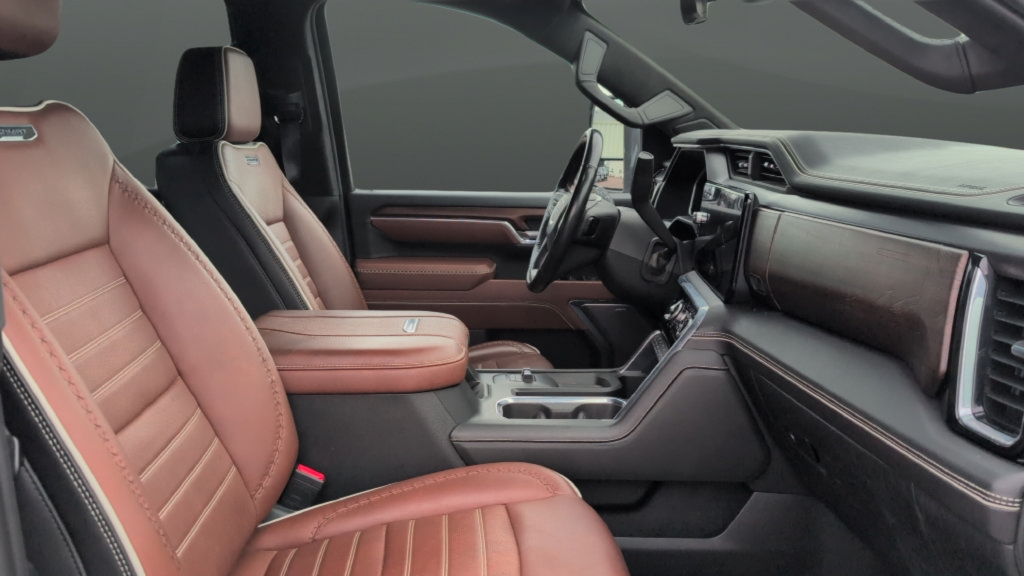 Used 2024 GMC Sierra 3500 Denali Ultimate AWD/4WD image 28