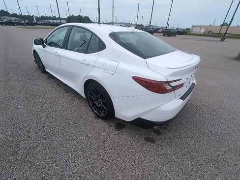 Used 2025 Toyota Camry SE w/ Convenience Package FWD image 8