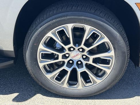 New 2026 GMC Yukon Denali w/ Advanced Technology Package RWD image 32