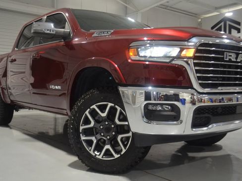 Used 2025 RAM 1500 Laramie AWD/4WD image 3