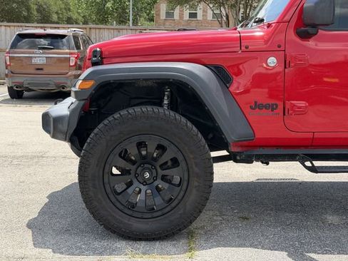 Used 2020 Jeep Gladiator Sport w/ Quick Order Package 24S AWD/4WD image 9