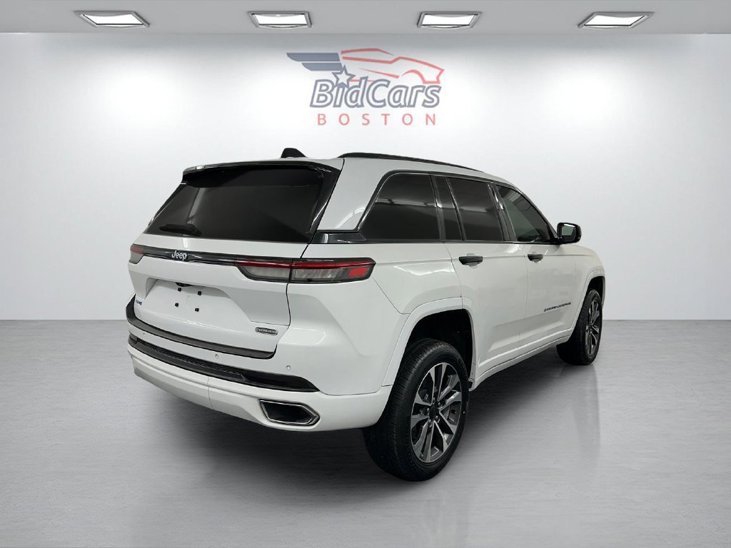 Used 2023 Jeep Grand Cherokee Overland AWD/4WD image 4