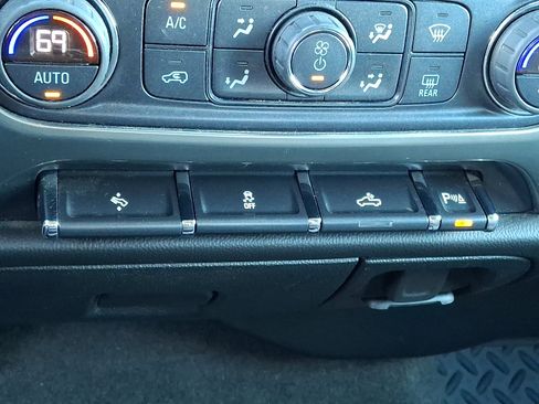 Used 2018 Chevrolet Silverado 1500 LT w/ All Star Edition image 24