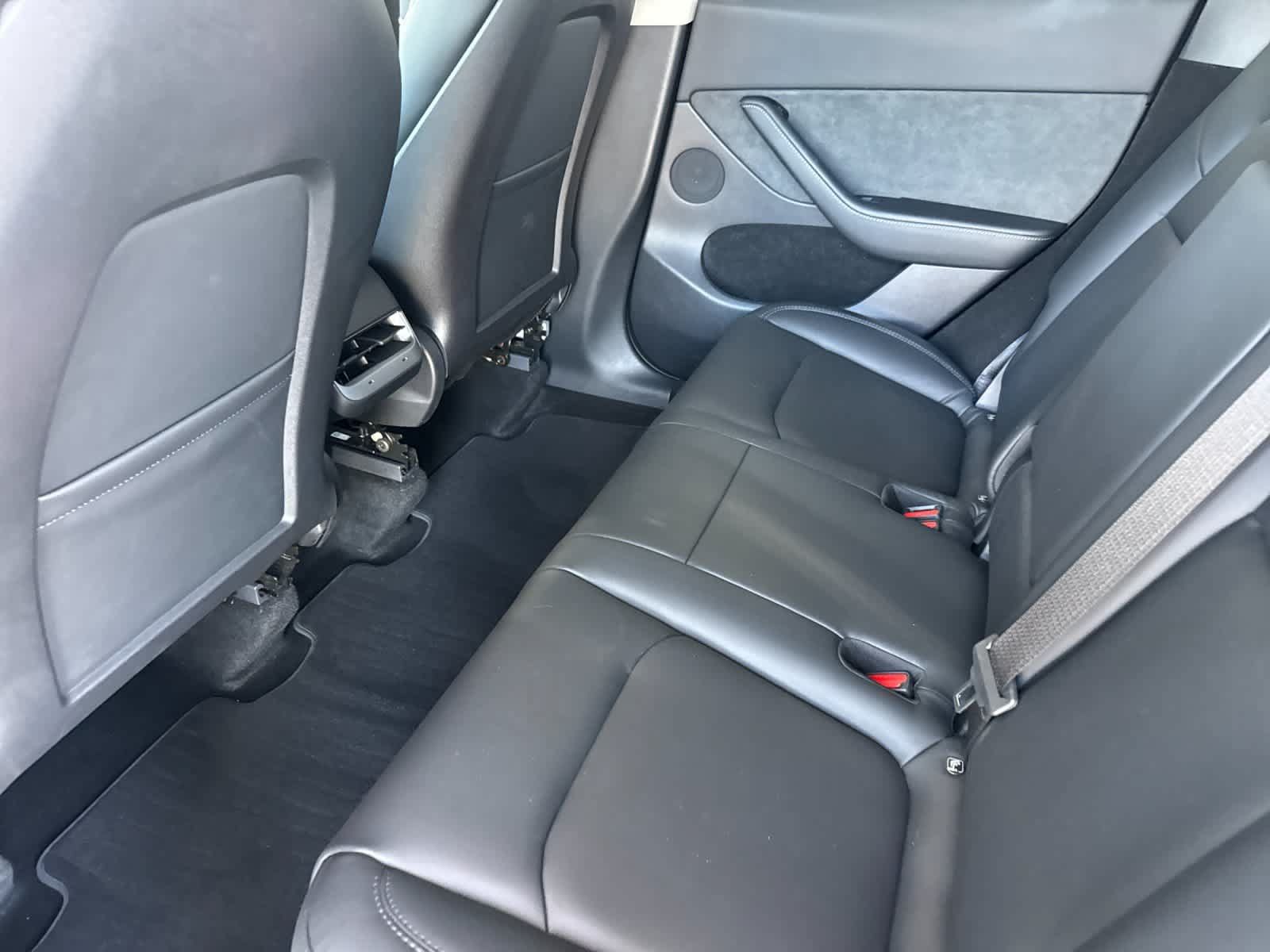 Used 2023 Tesla Model Y AWD image 4