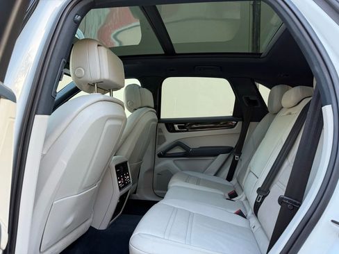 Used 2019 Porsche Cayenne image 11