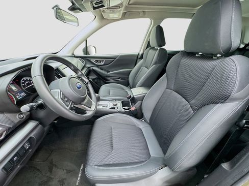 Used 2023 Subaru Forester Premium image 13