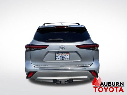 Used 2022 Toyota Highlander Platinum AWD/4WD image 6