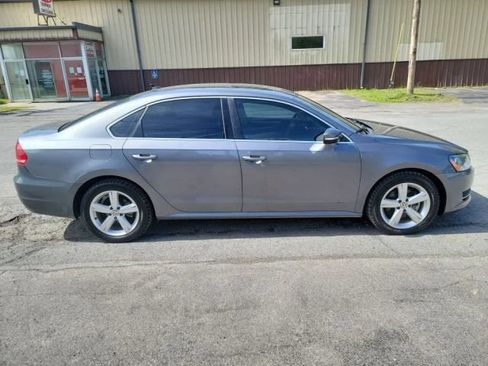 Used 2013 Volkswagen Passat 2.5 SE FWD image 4