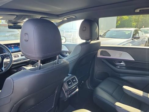 Used 2025 Mercedes-Benz GLS 450 4MATIC image 14