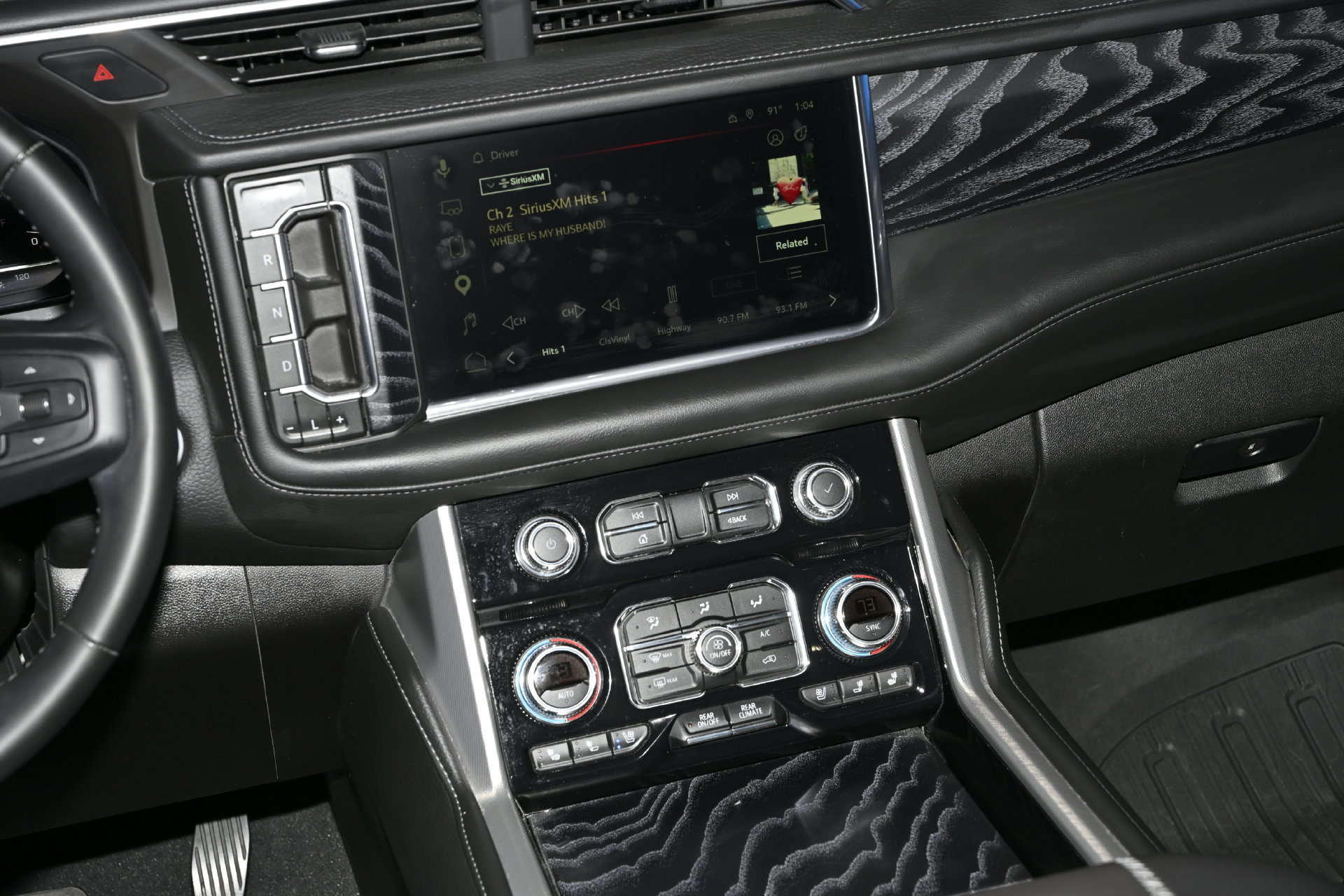 Used 2023 GMC Yukon XL Denali RWD image 20