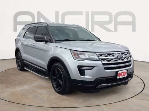 Used 2019 Ford Explorer XLT image 7
