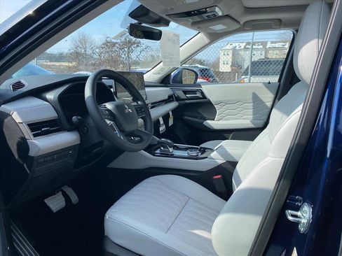 New 2026 Mitsubishi Outlander SEL image 7
