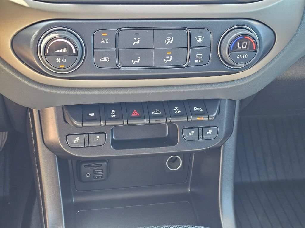 Used 2019 Chevrolet Colorado Z71 AWD/4WD image 16