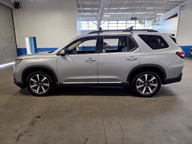 Used 2024 Honda Pilot Touring image 6