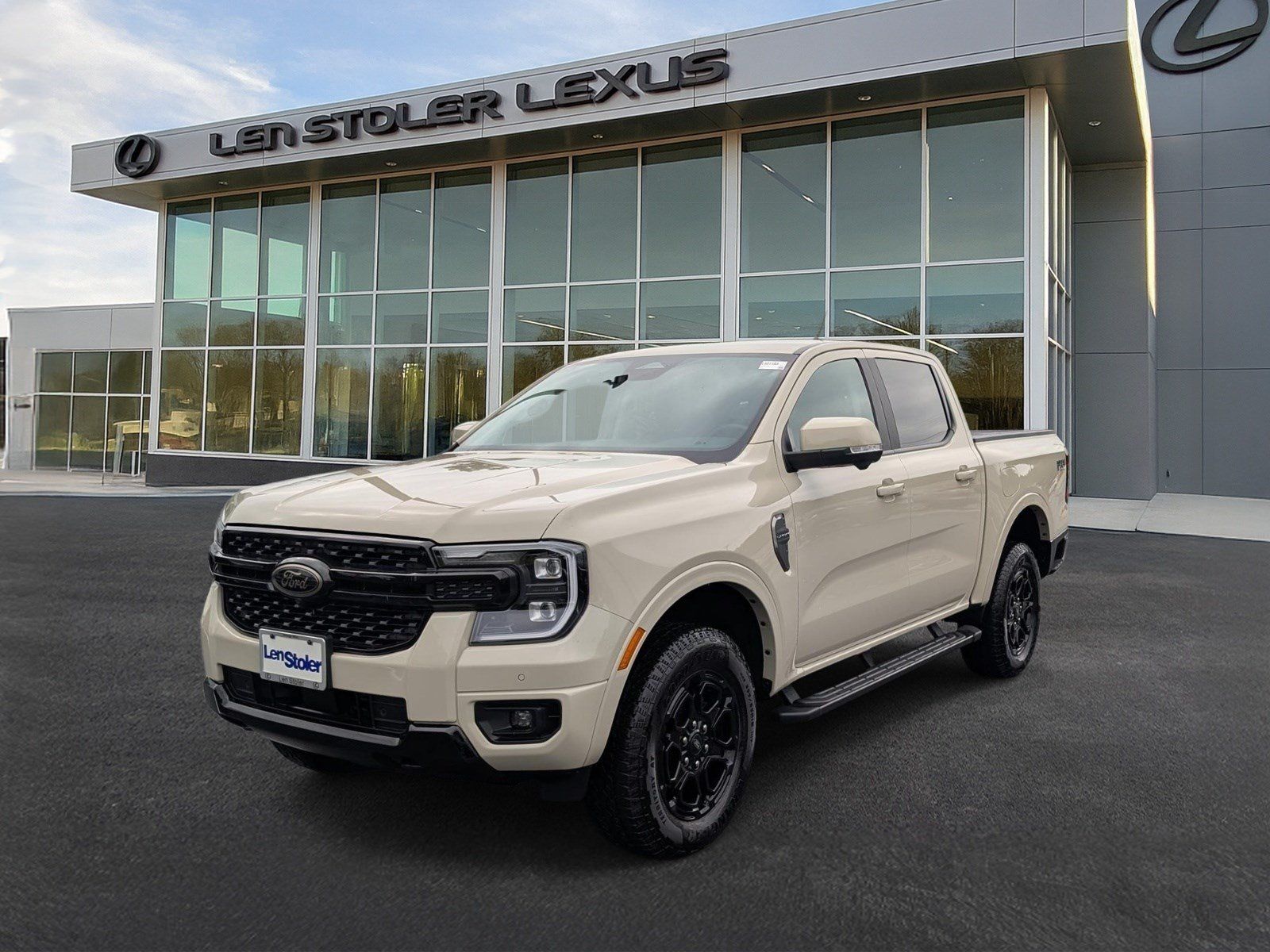 Used 2025 Ford Ranger Lariat w/ FX4 Off-Road Package AWD/4WD image 7