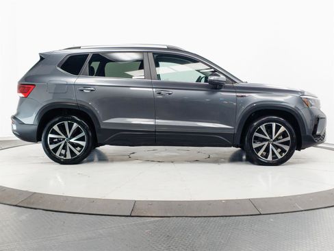 Used 2022 Volkswagen Taos SE AWD/4WD image 12