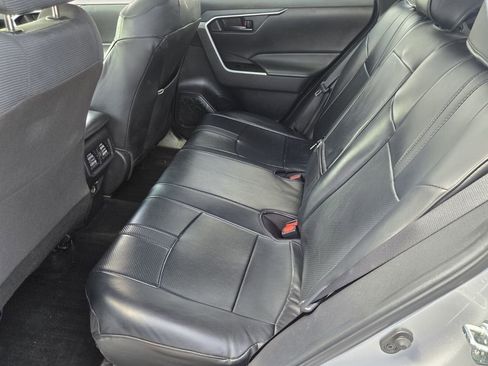 Used 2022 Toyota RAV4 LE AWD/4WD image 11
